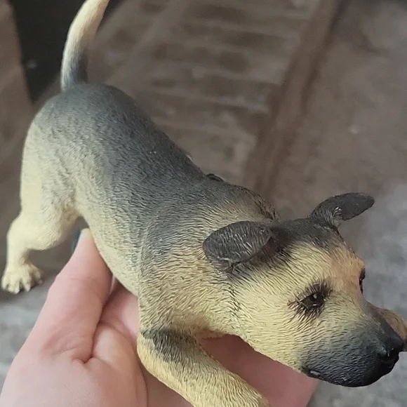 Realistic Dog Figurine - Picture 5 of 7